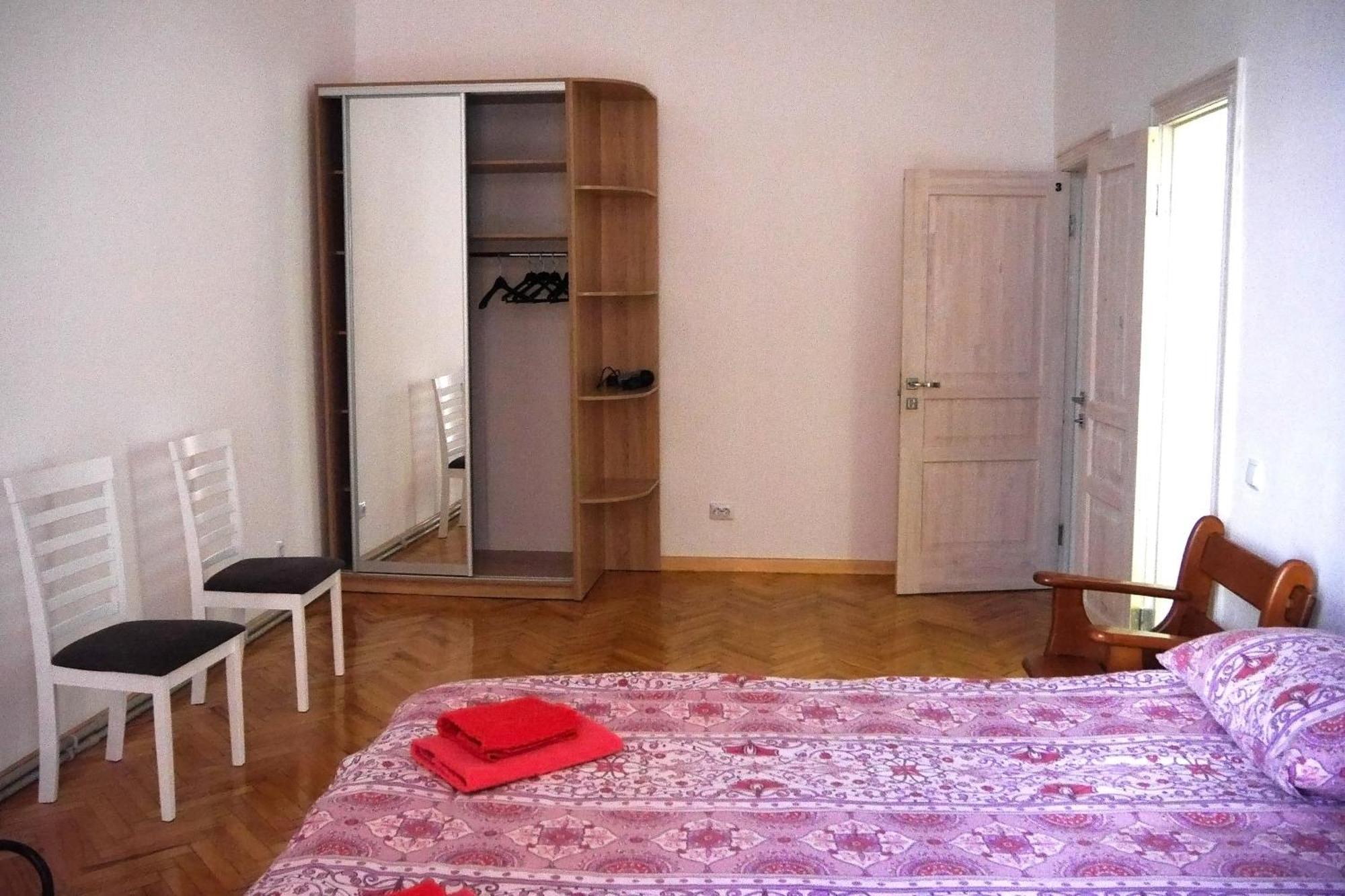 Guest Rooms Львов Экстерьер фото